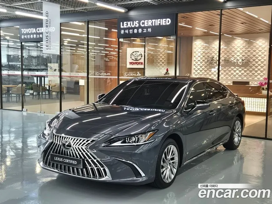 Lexus ES — фото 1
