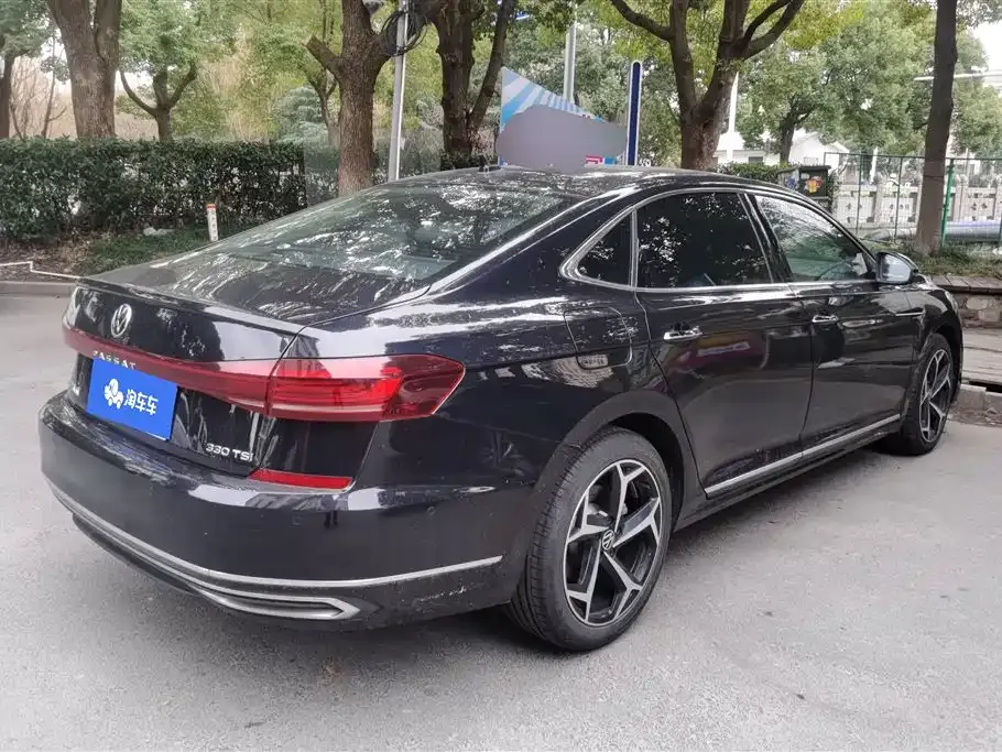 Volkswagen Passat — фото 10