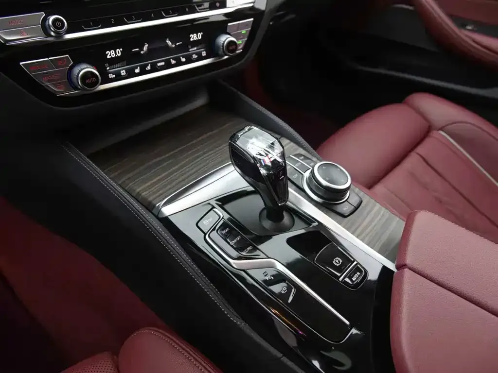 BMW 5 Series New Energy — фото 6