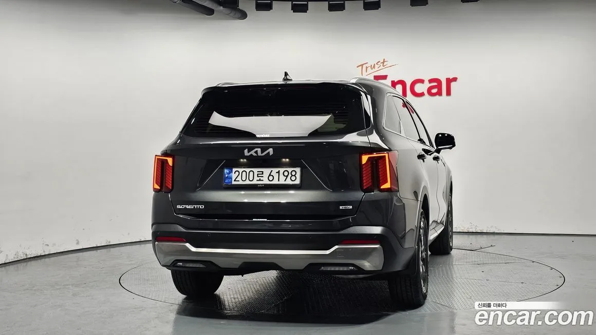 Kia Sorento — фото 8
