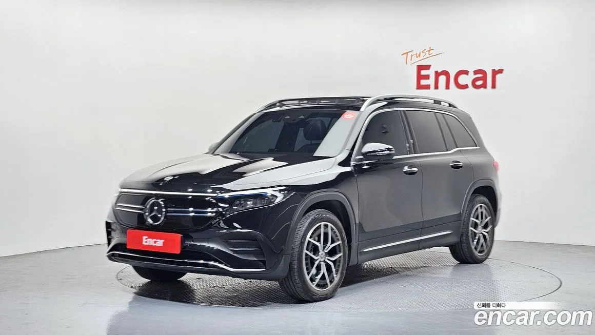 Mercedes-Benz EQB — фото 1