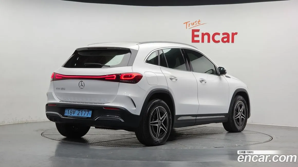 Mercedes-Benz EQA — фото 10