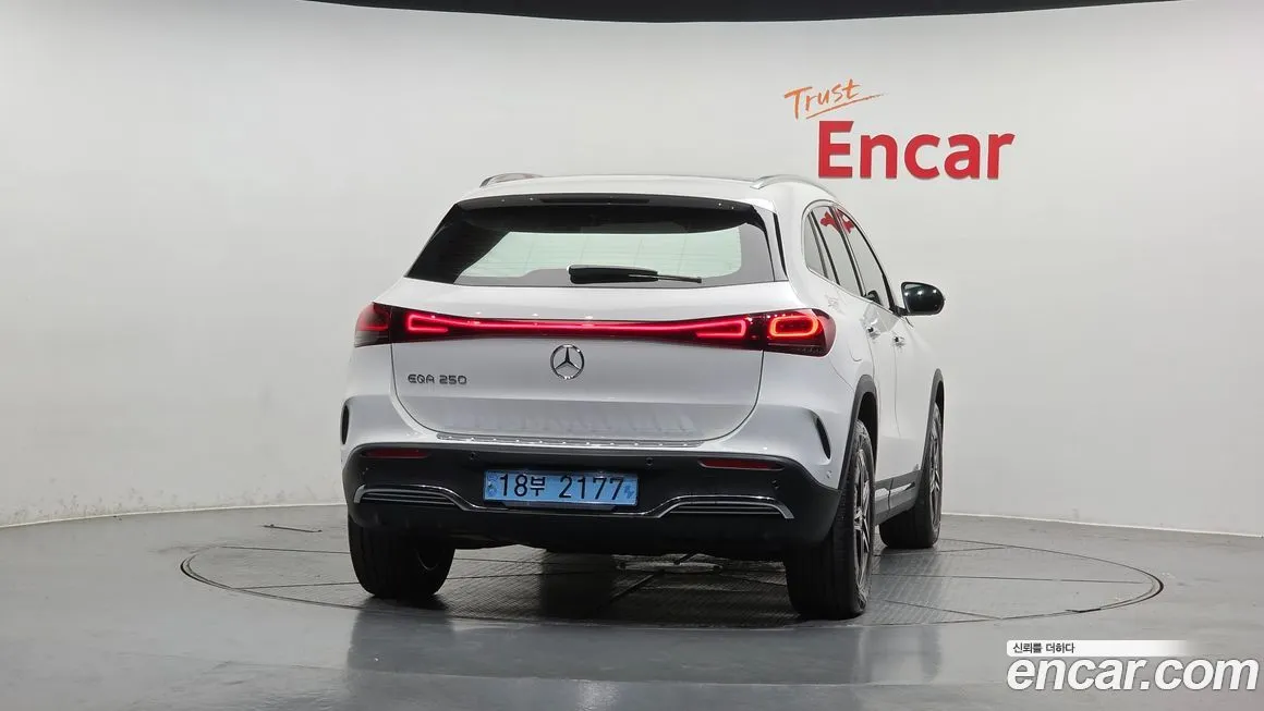 Mercedes-Benz EQA — фото 6