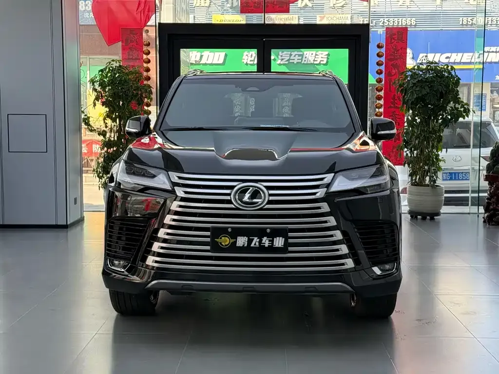 Lexus LX — фото 5