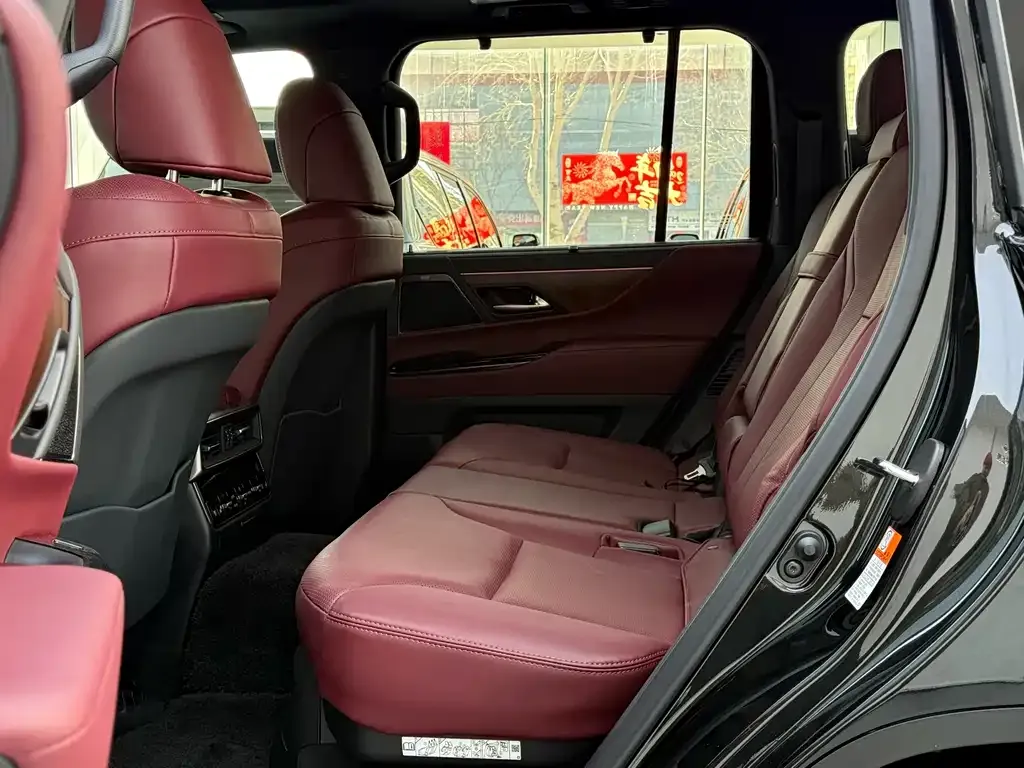 Lexus LX — фото 2