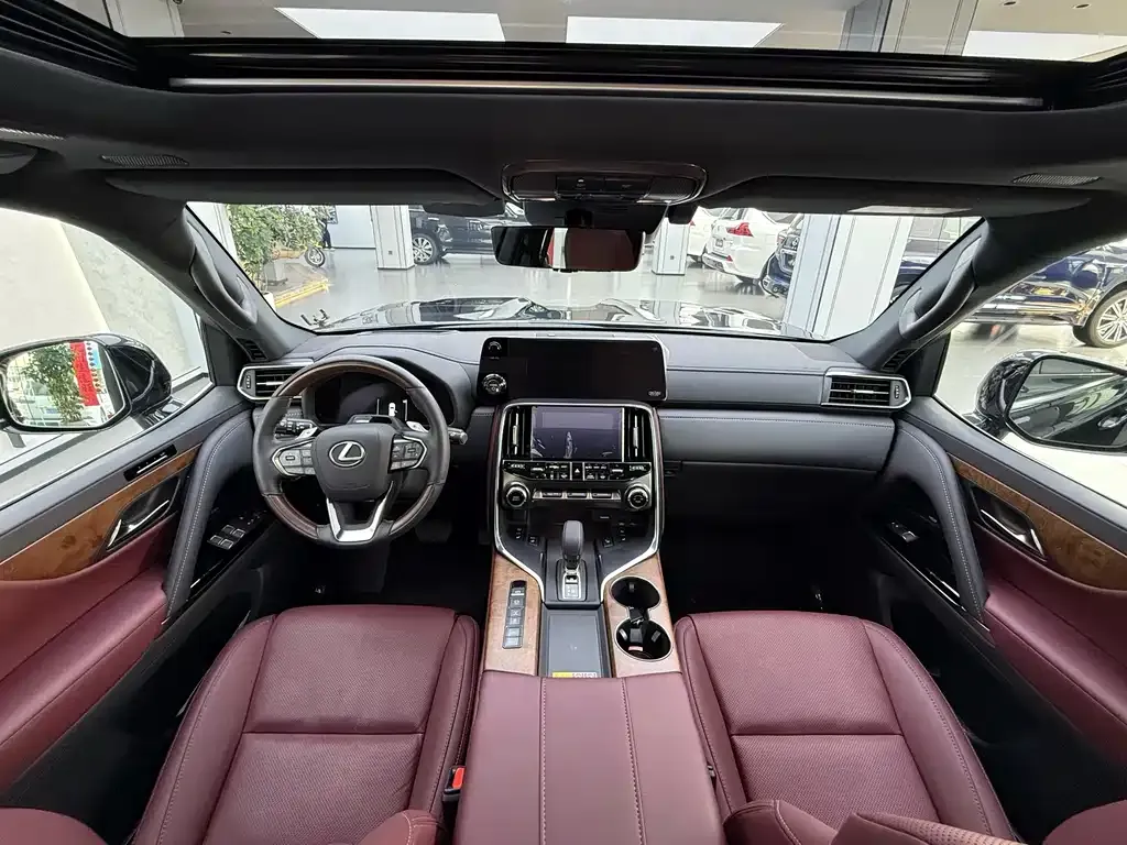 Lexus LX — фото 7