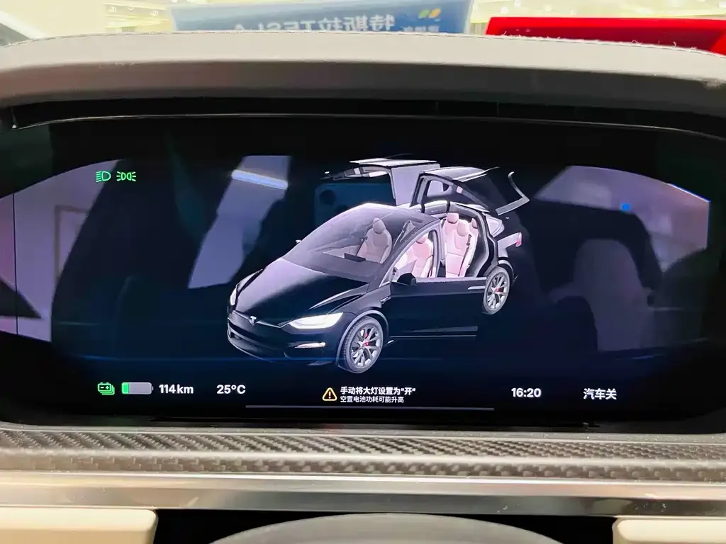 Tesla Model X — фото 3