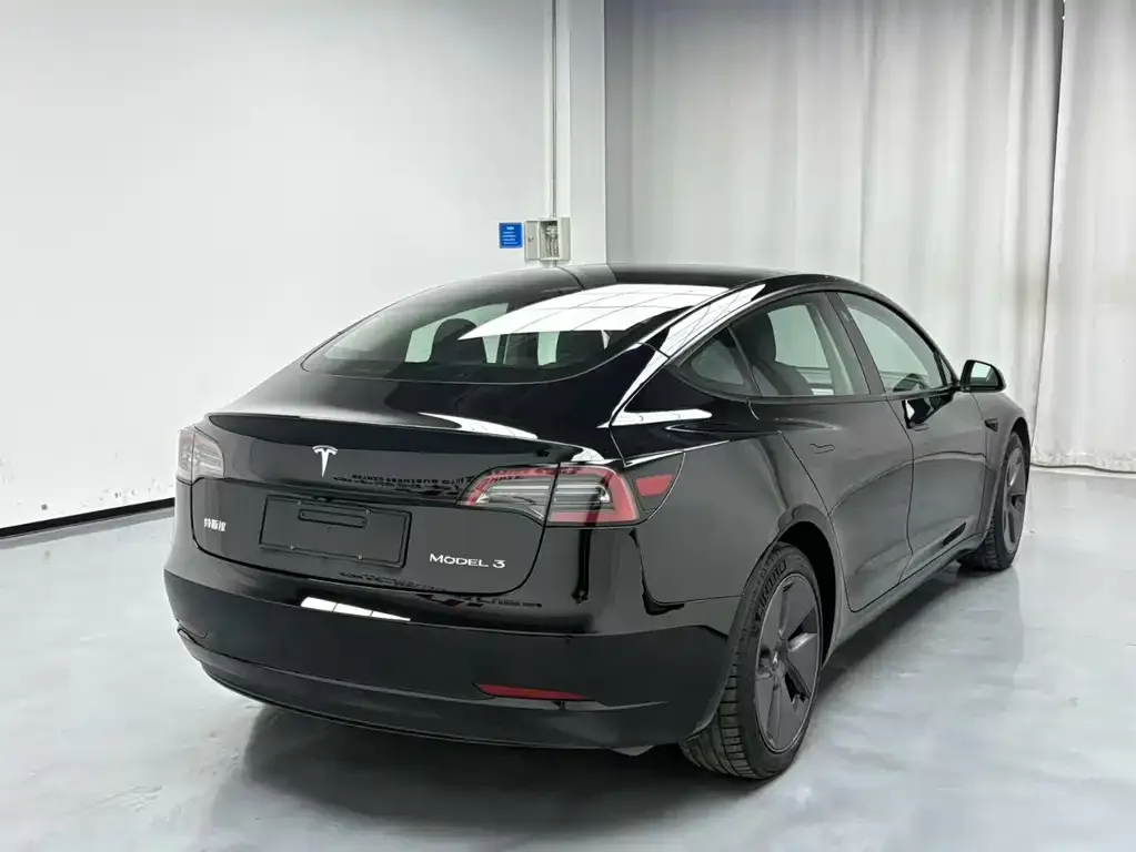 Tesla Model 3 — фото 6