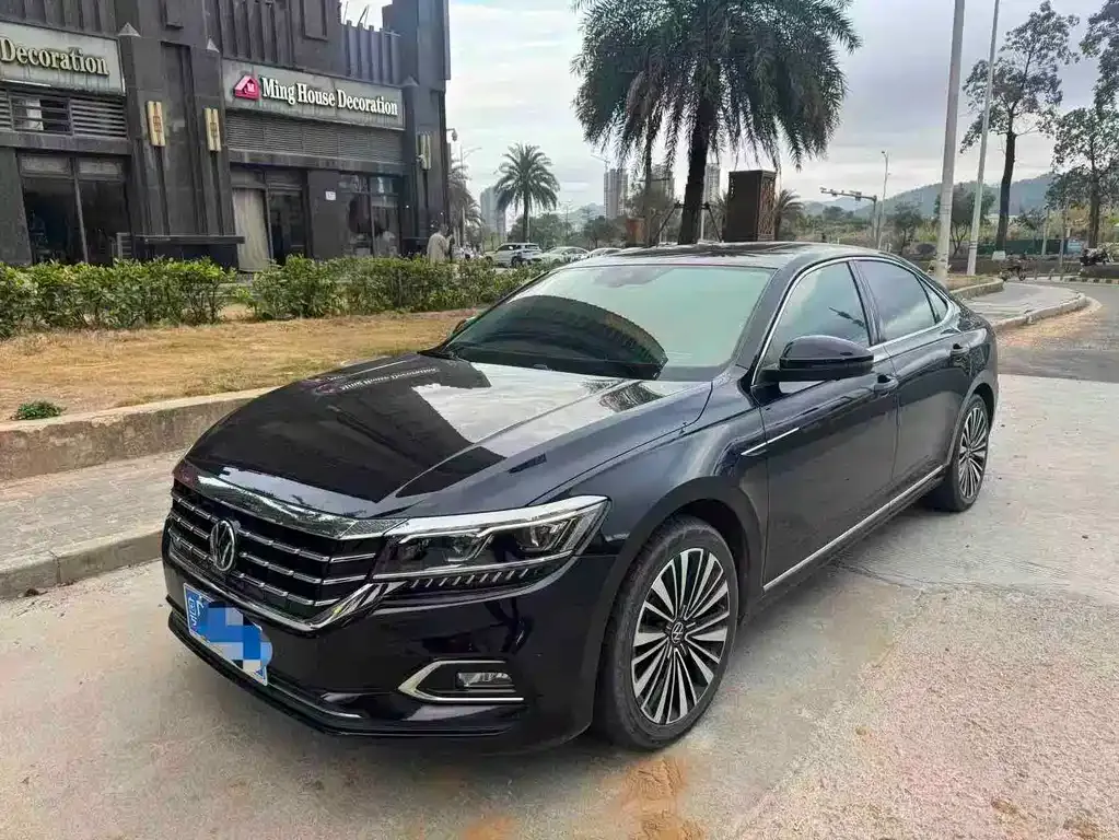 Volkswagen Passat — фото 1