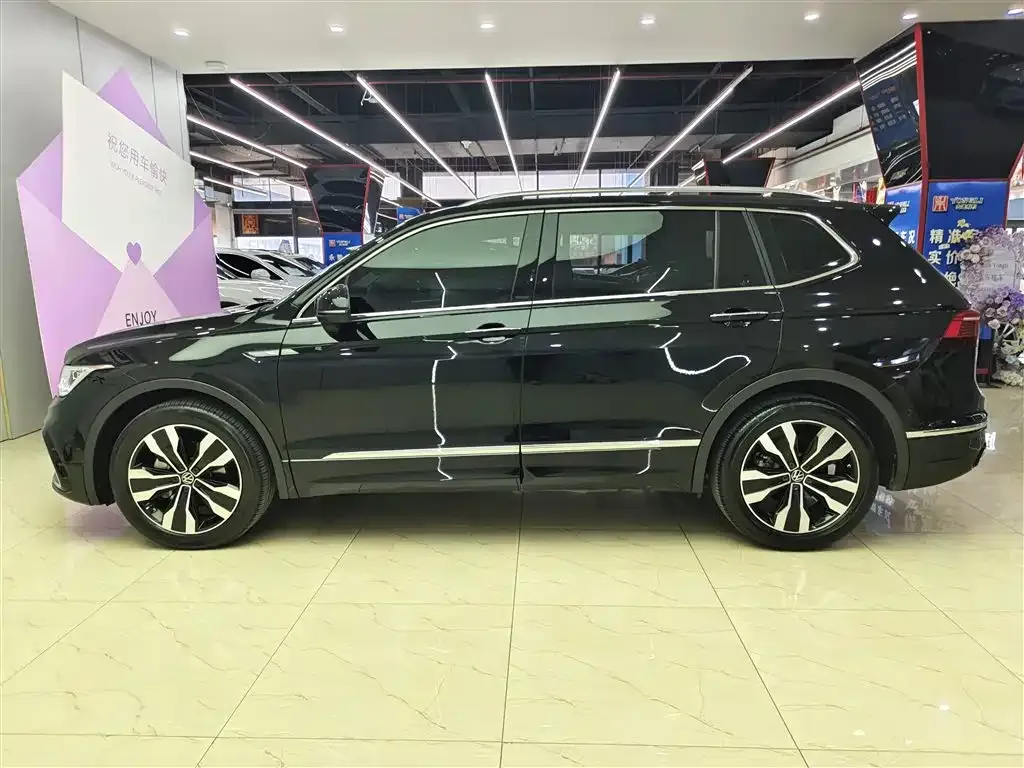 Volkswagen Tiguan L — фото 7