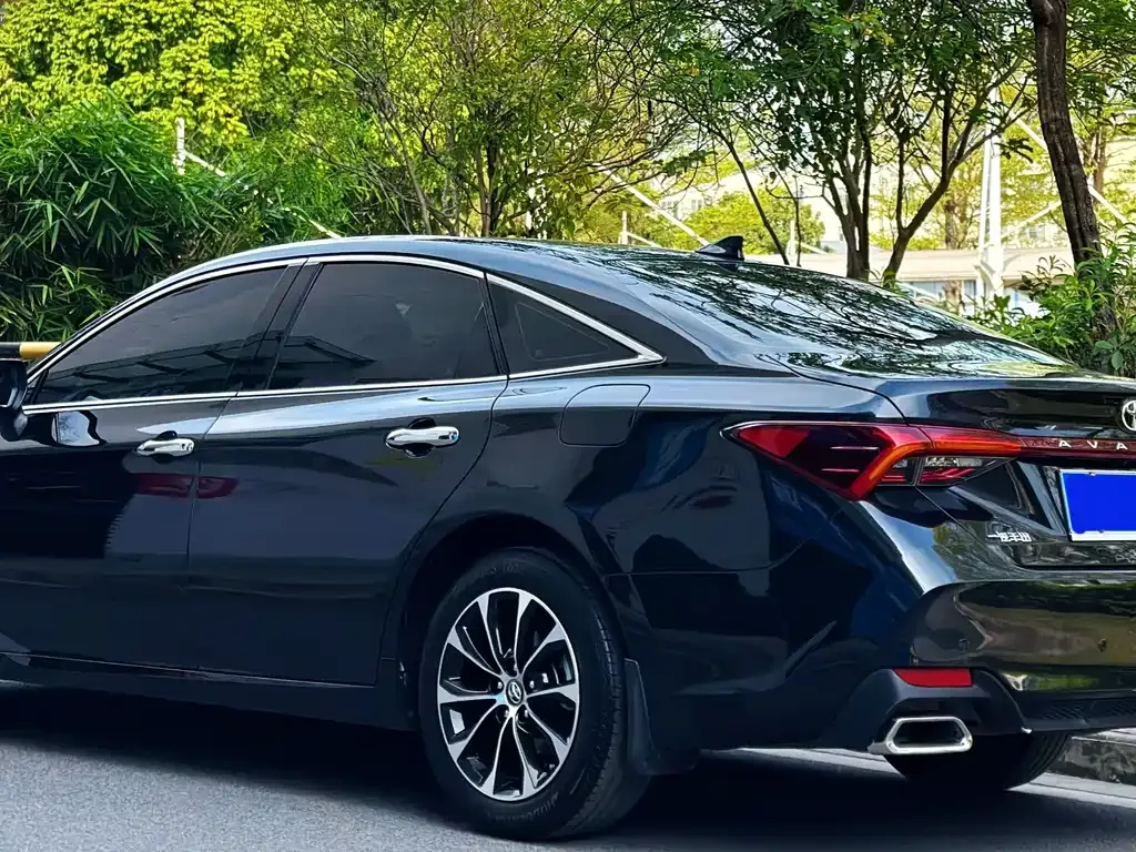 Toyota Avalon — фото 3