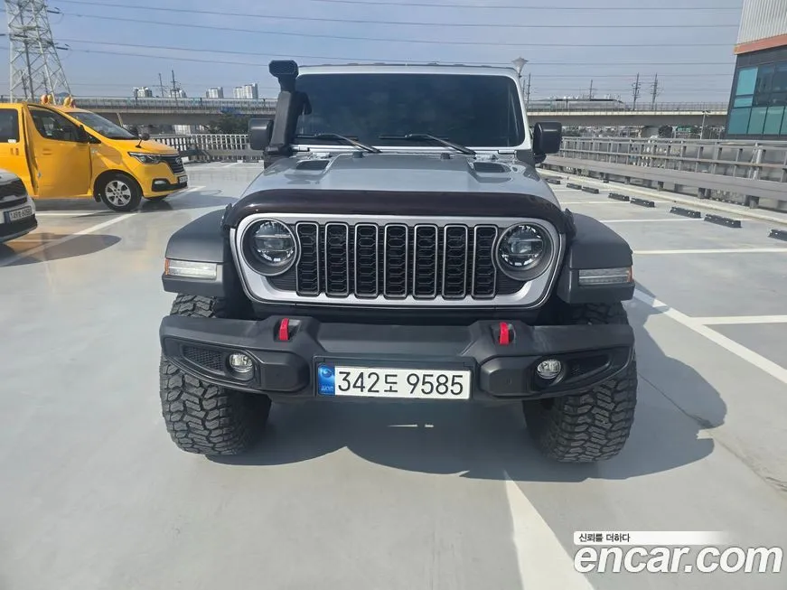 Jeep Wrangler — фото 1