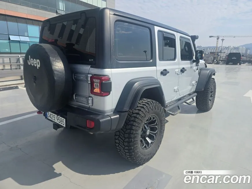 Jeep Wrangler — фото 8