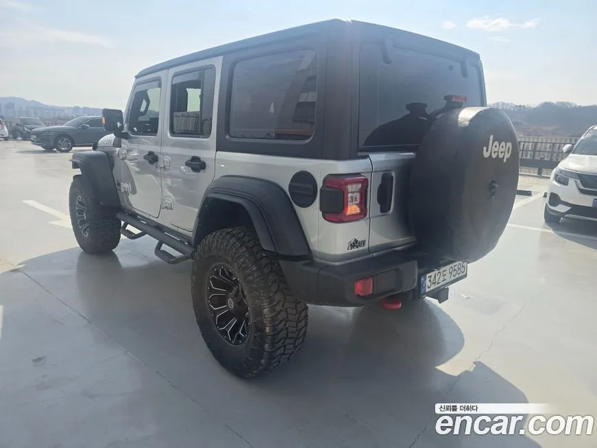 Jeep Wrangler — фото 9