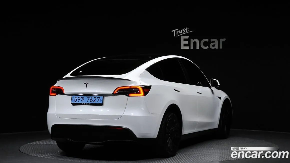 Tesla Model Y — фото 2
