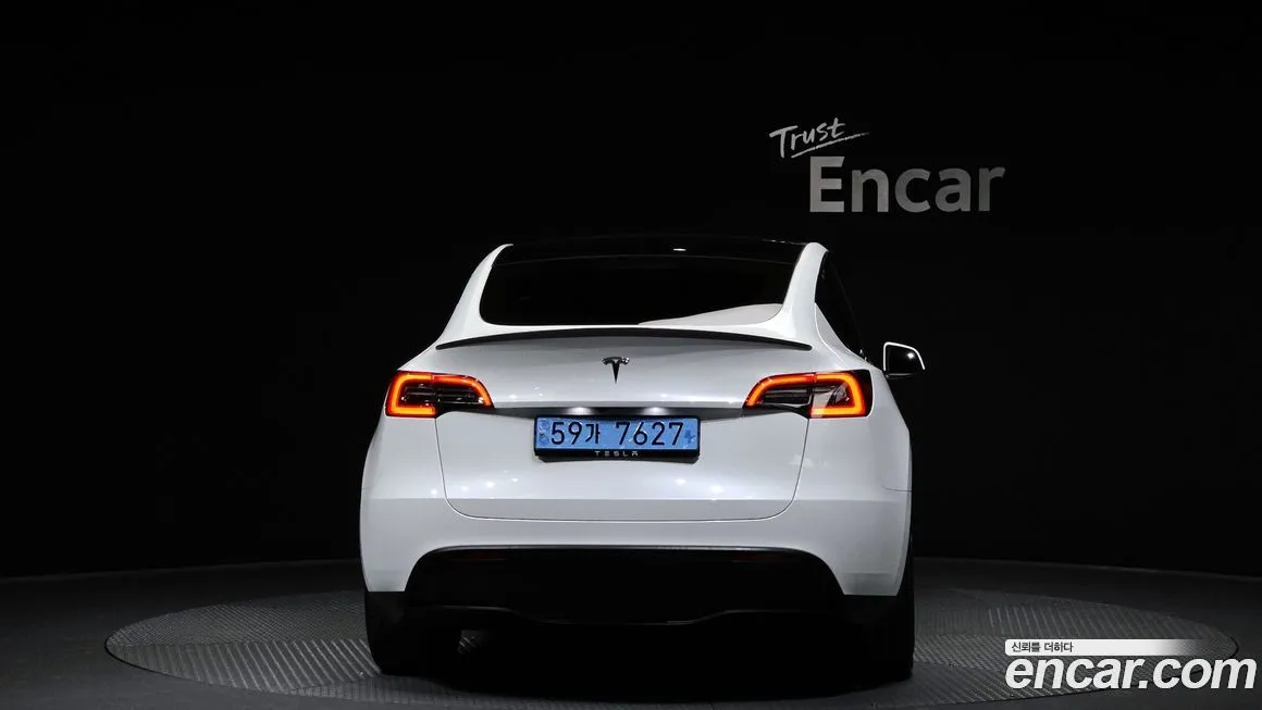 Tesla Model Y — фото 6