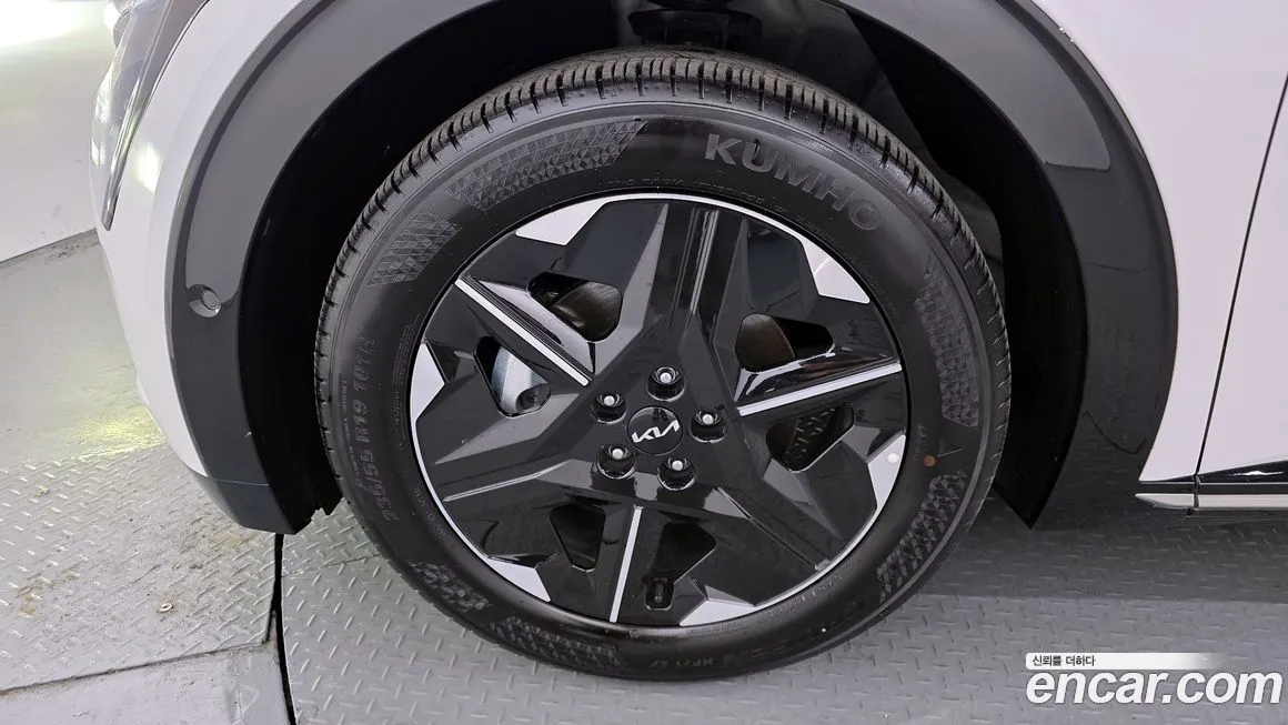 Kia EV6 — фото 10