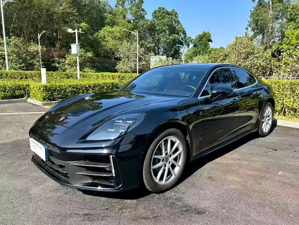 Porsche Panamera — фото 1