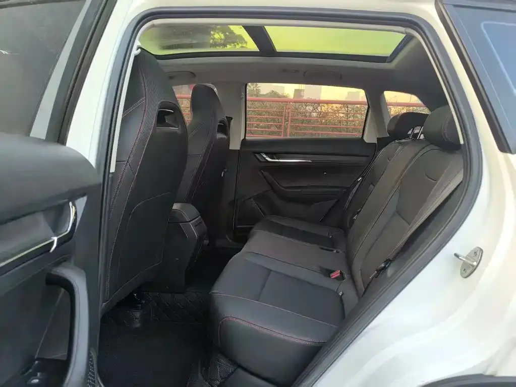 Skoda Kamiq — фото 2