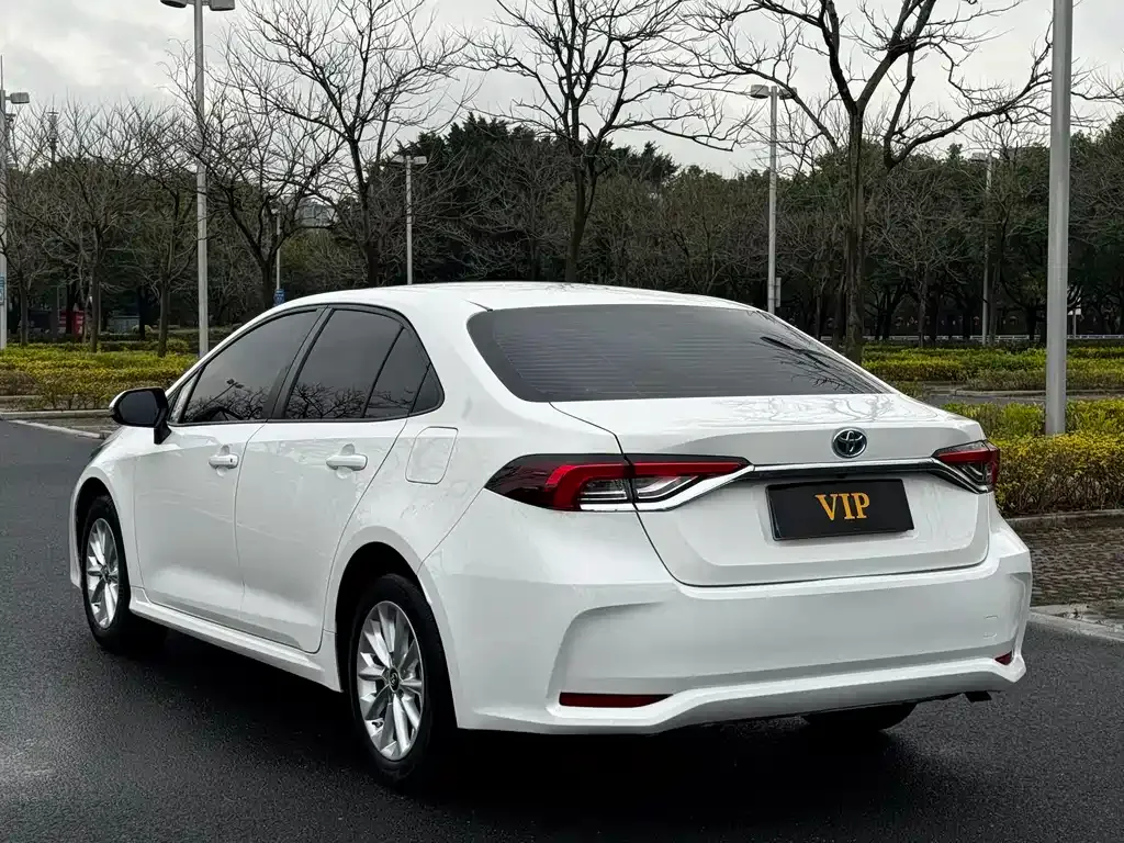 Toyota Corolla — фото 2