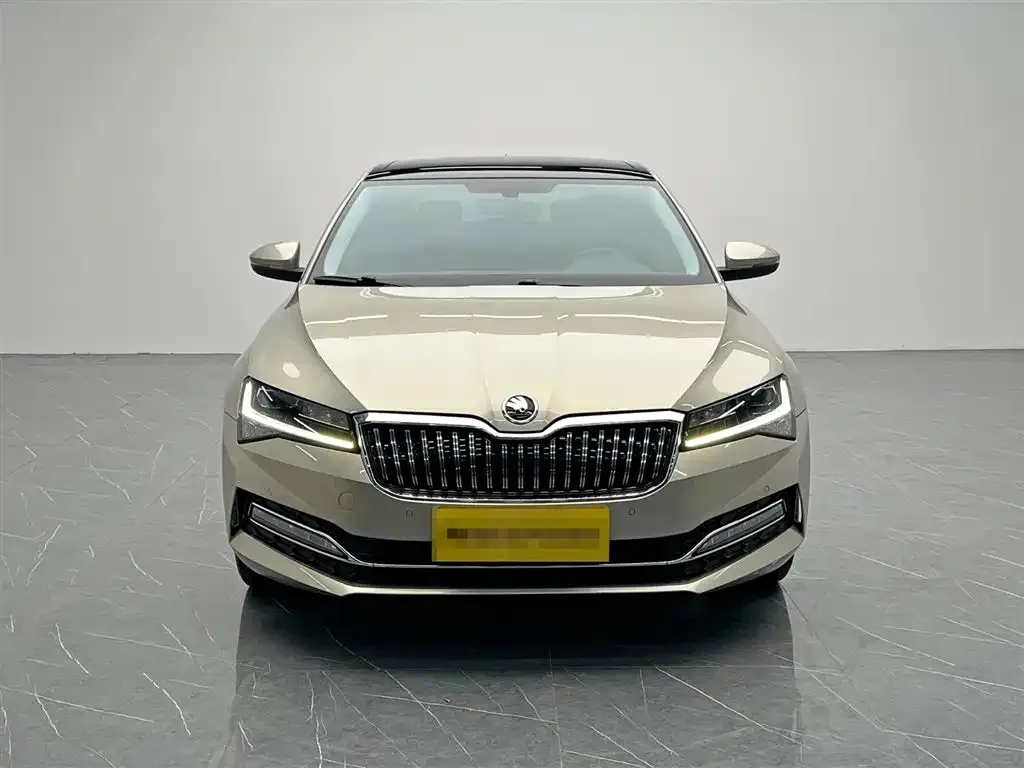 Skoda Superb — фото 6