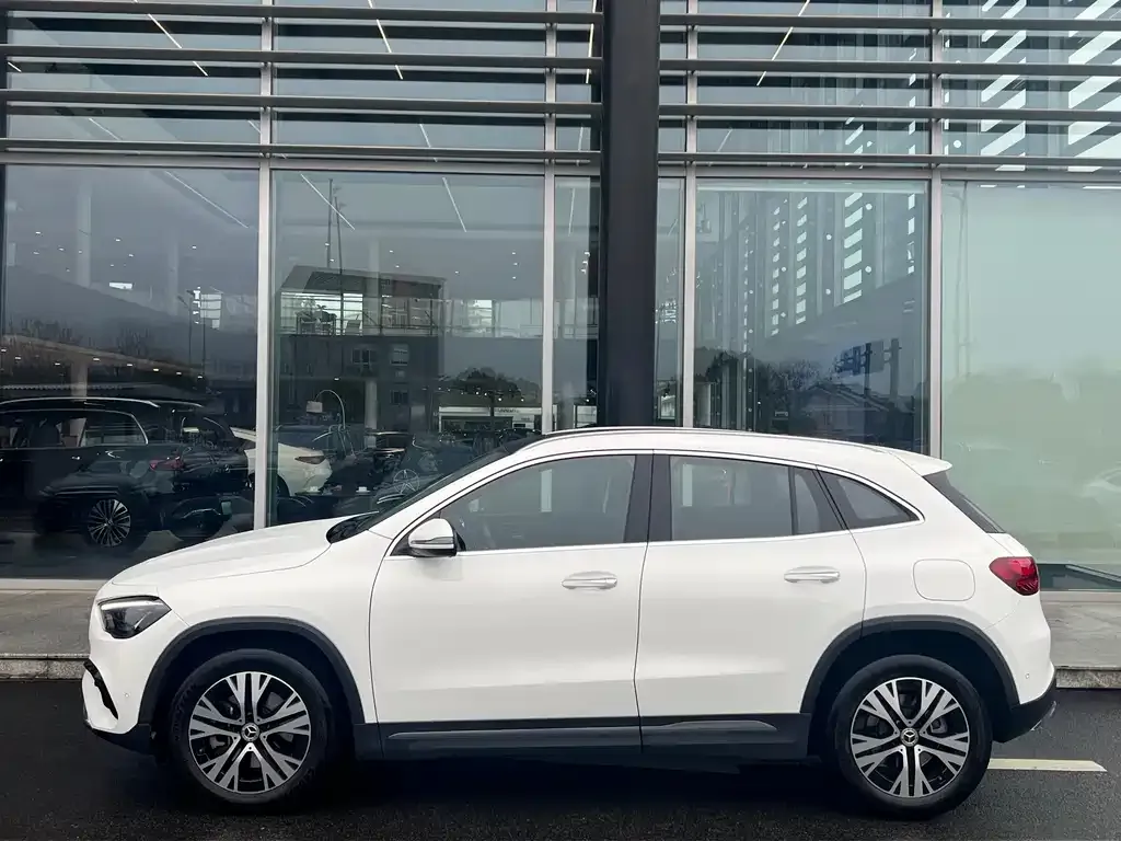 Mercedes-Benz GLA — фото 7