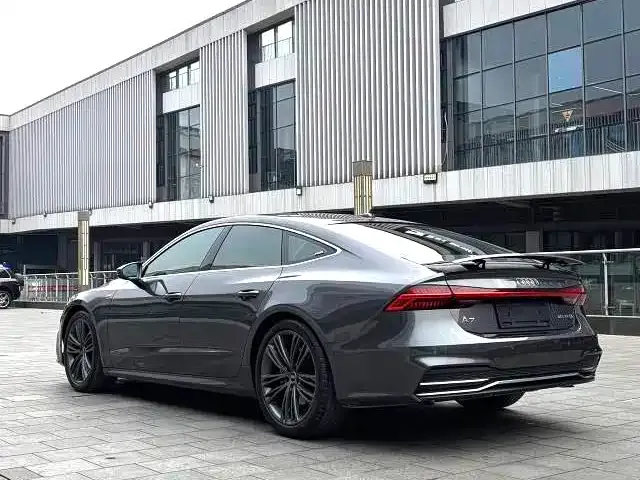 Audi A7 — фото 7