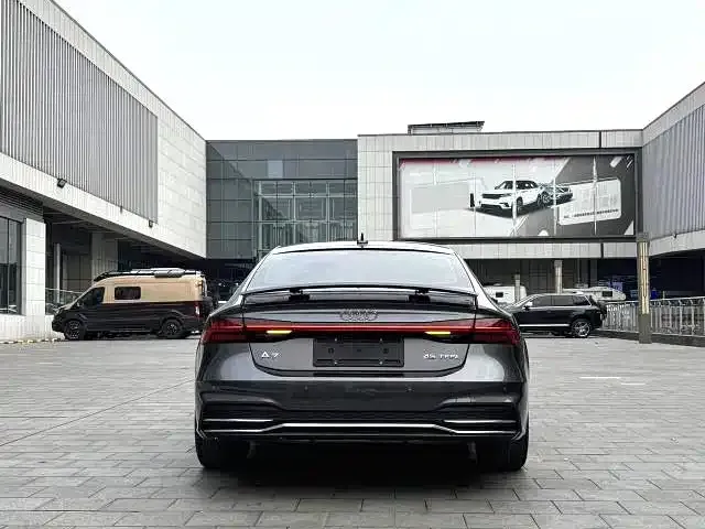 Audi A7 — фото 2