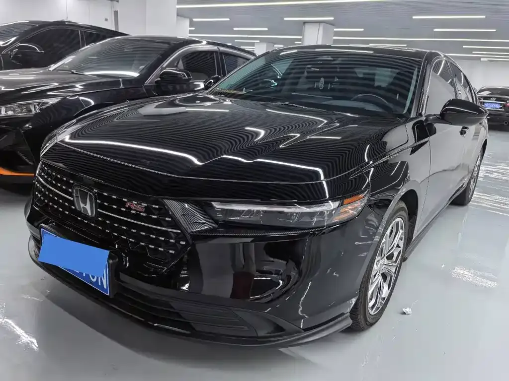 Honda Accord — фото 1