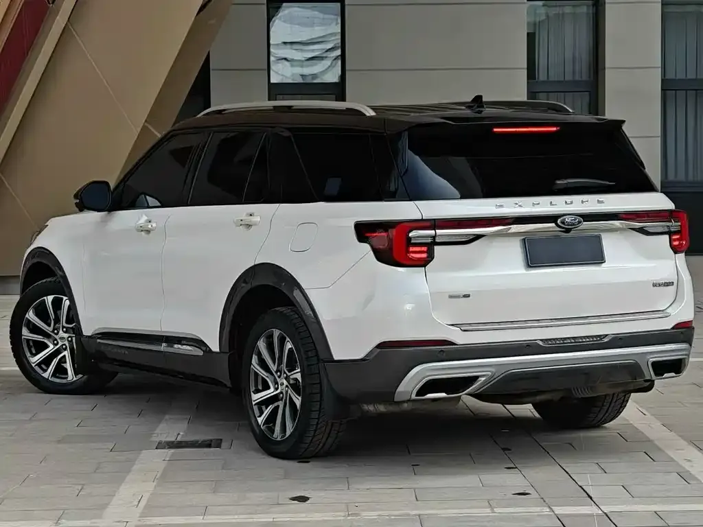 Ford Explorer — фото 10