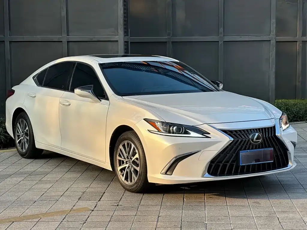 Lexus ES — фото 6