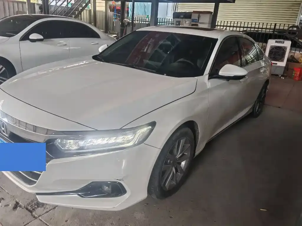 Honda Accord — фото 1