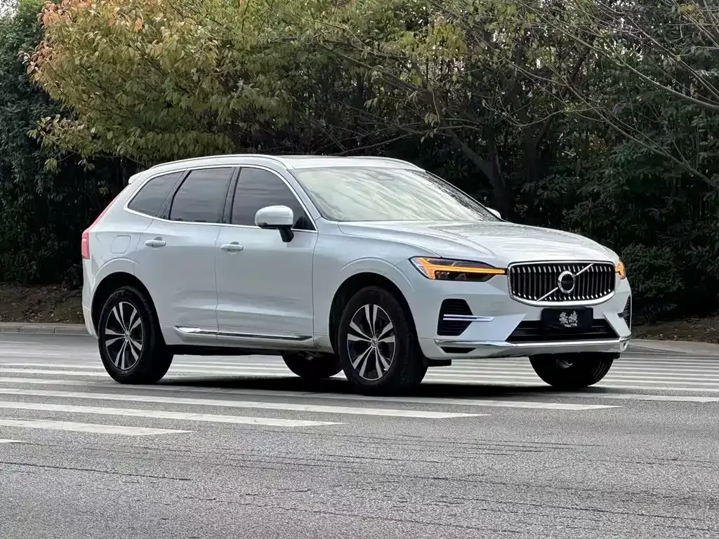 Volvo XC60 — фото 6