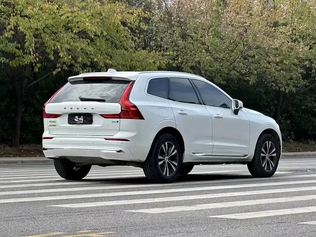 Volvo XC60 — фото 7