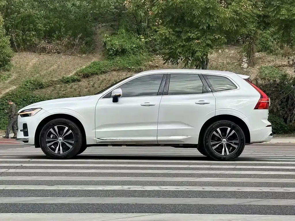 Volvo XC60 — фото 5