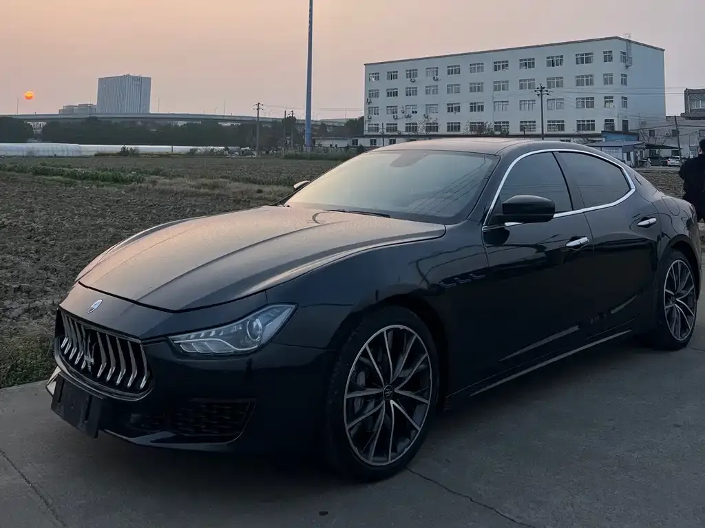 Maserati Ghibli — фото 1