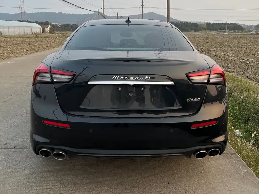 Maserati Ghibli — фото 9