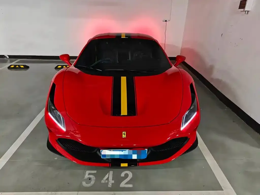 Ferrari F8 — фото 9