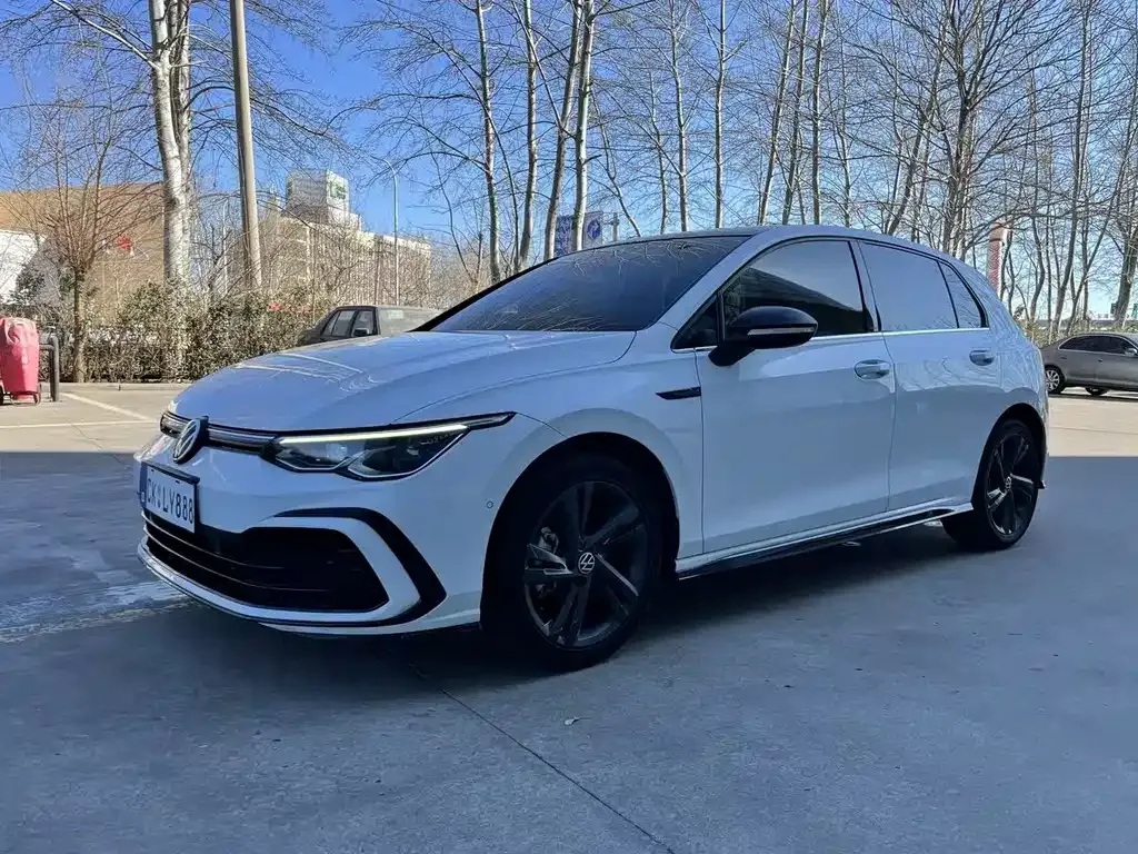 Volkswagen Golf — фото 1
