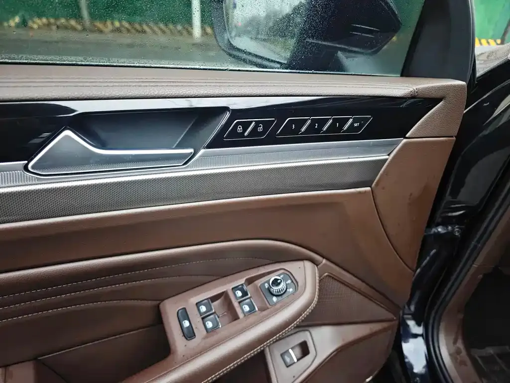 Volkswagen Phideon — фото 7
