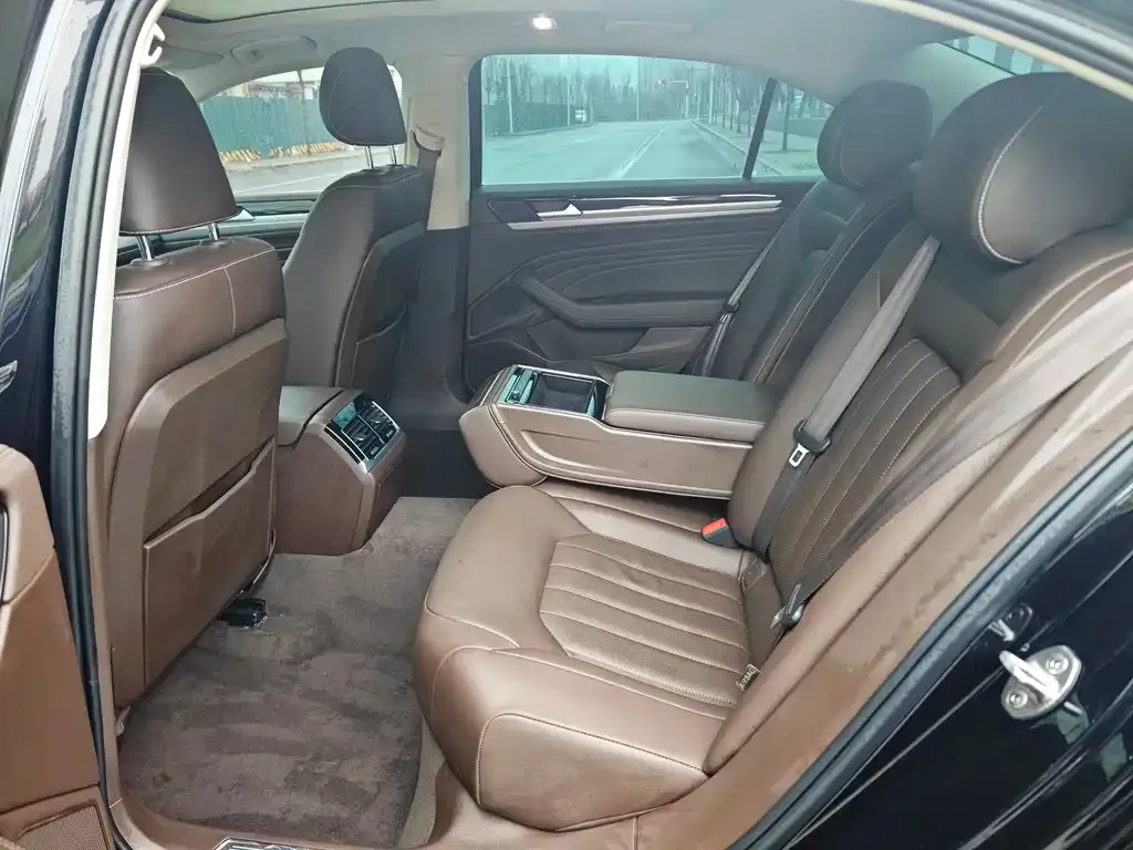 Volkswagen Phideon — фото 2