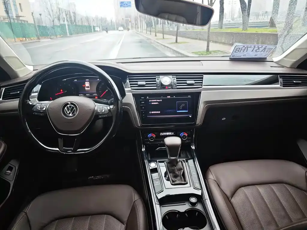 Volkswagen Phideon — фото 10