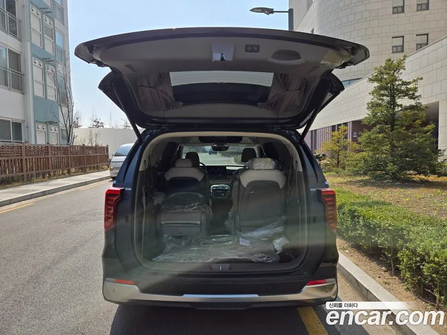Kia Carnival — фото 10