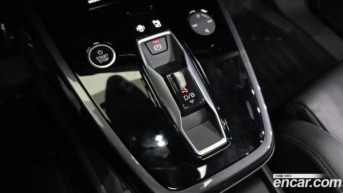 Audi Q4 e-tron — фото 10