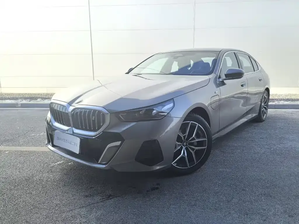 BMW i5 — фото 1