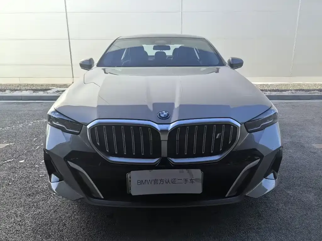 BMW i5 — фото 8
