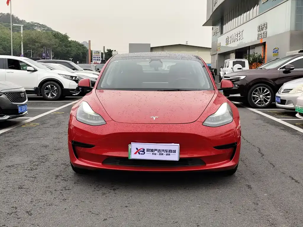 Tesla Model 3 — фото 9