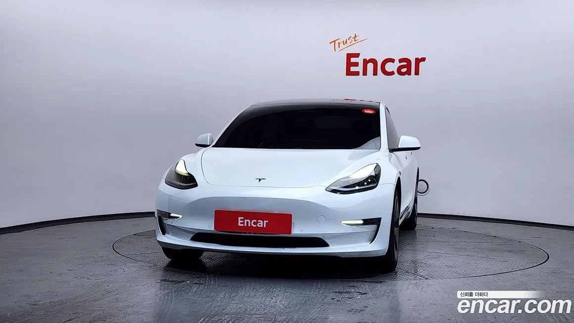 Tesla Model 3 — фото 2