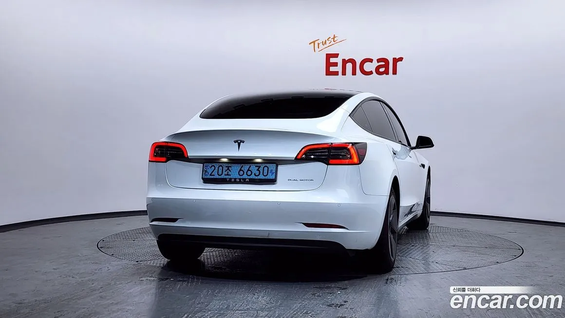 Tesla Model 3 — фото 5