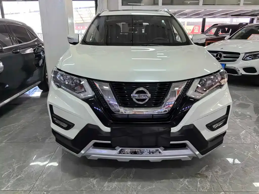 Nissan X-Trail — фото 6